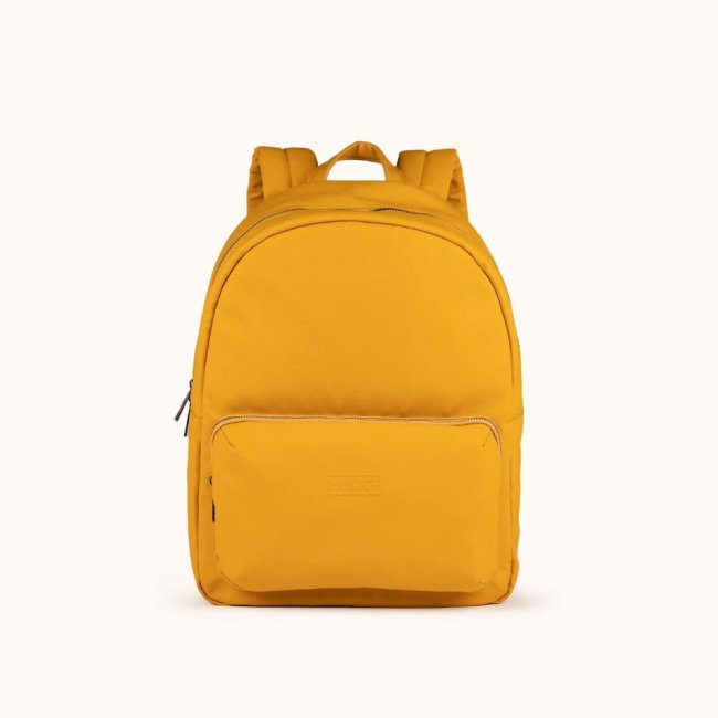 PEAK RECYCLED FW25 BACKPACK C/MOUSTARD - AMARILLO