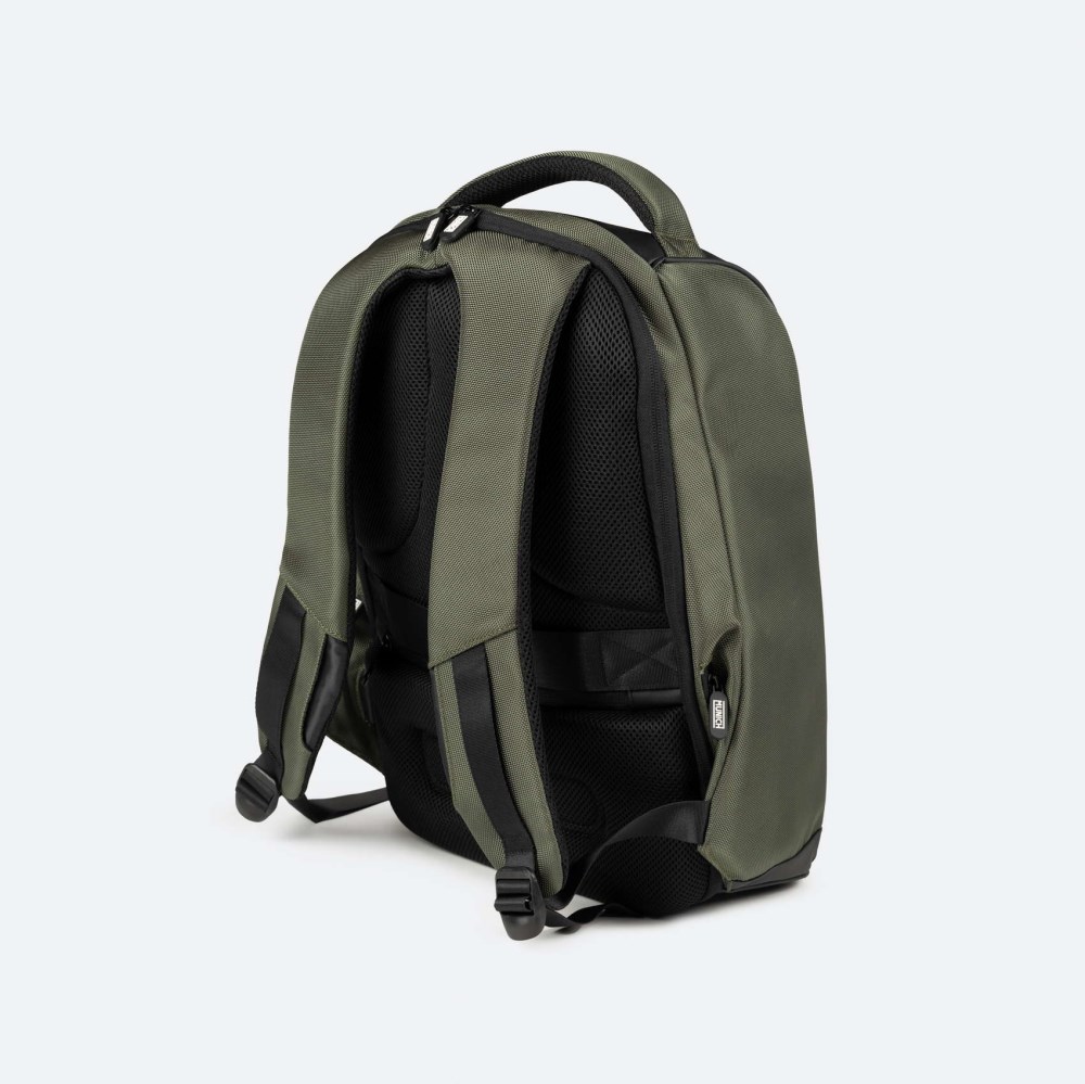 MOCHILA MUNICH SHIELD KAKI - CAQUI