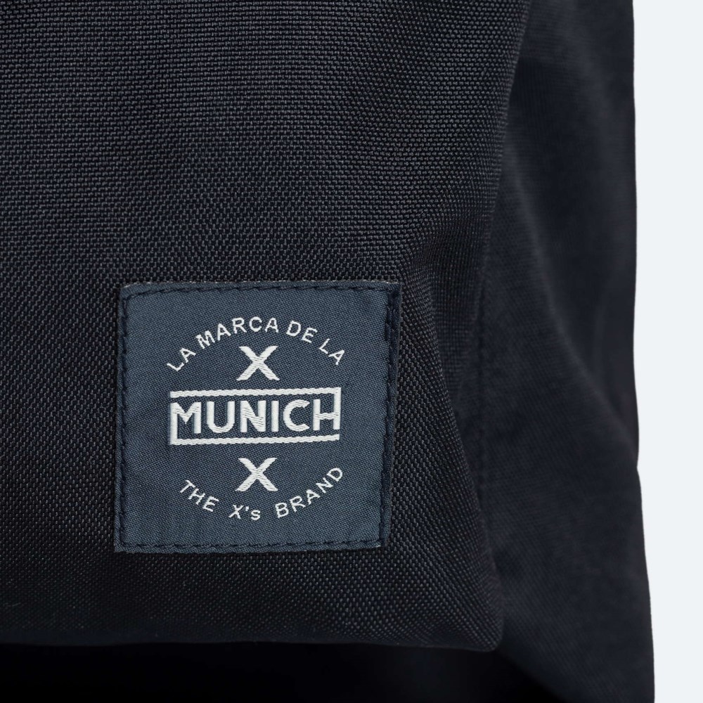 MOCHILA MUNICH BTS BASIC NEGRA - 