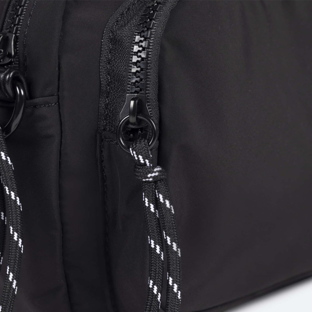 SHALLOW CROSSBODY CAMERA C/BLACK - NEGRO