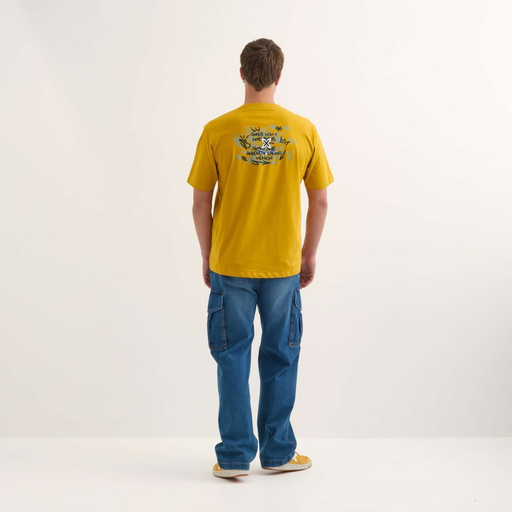 Camiseta MUNICH Anyone streetwear hombre de algodón orgánico mostaza - AMARILLO