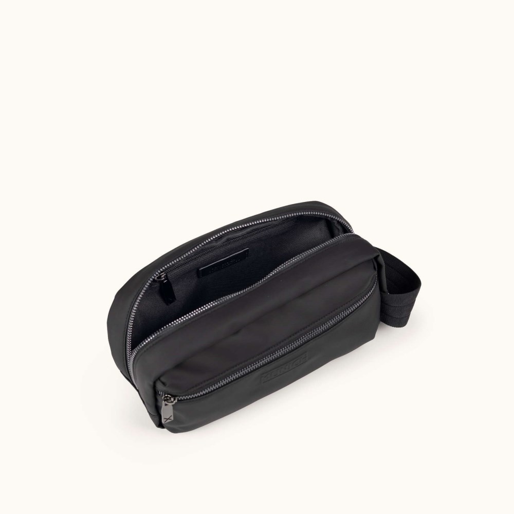 PEAK RECYCLED FW25 TOILETRY C/BLACK - NEGRO