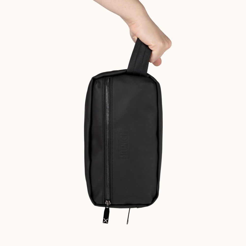 PEAK RECYCLED FW25 TOILETRY C/BLACK - NEGRO
