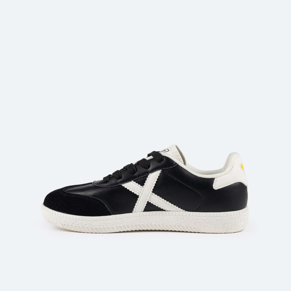 MUNICH MINI ASTRO 02 - https:\/\/www.munichsports.com\/cdnassets\/etiquetas\/black.jpg