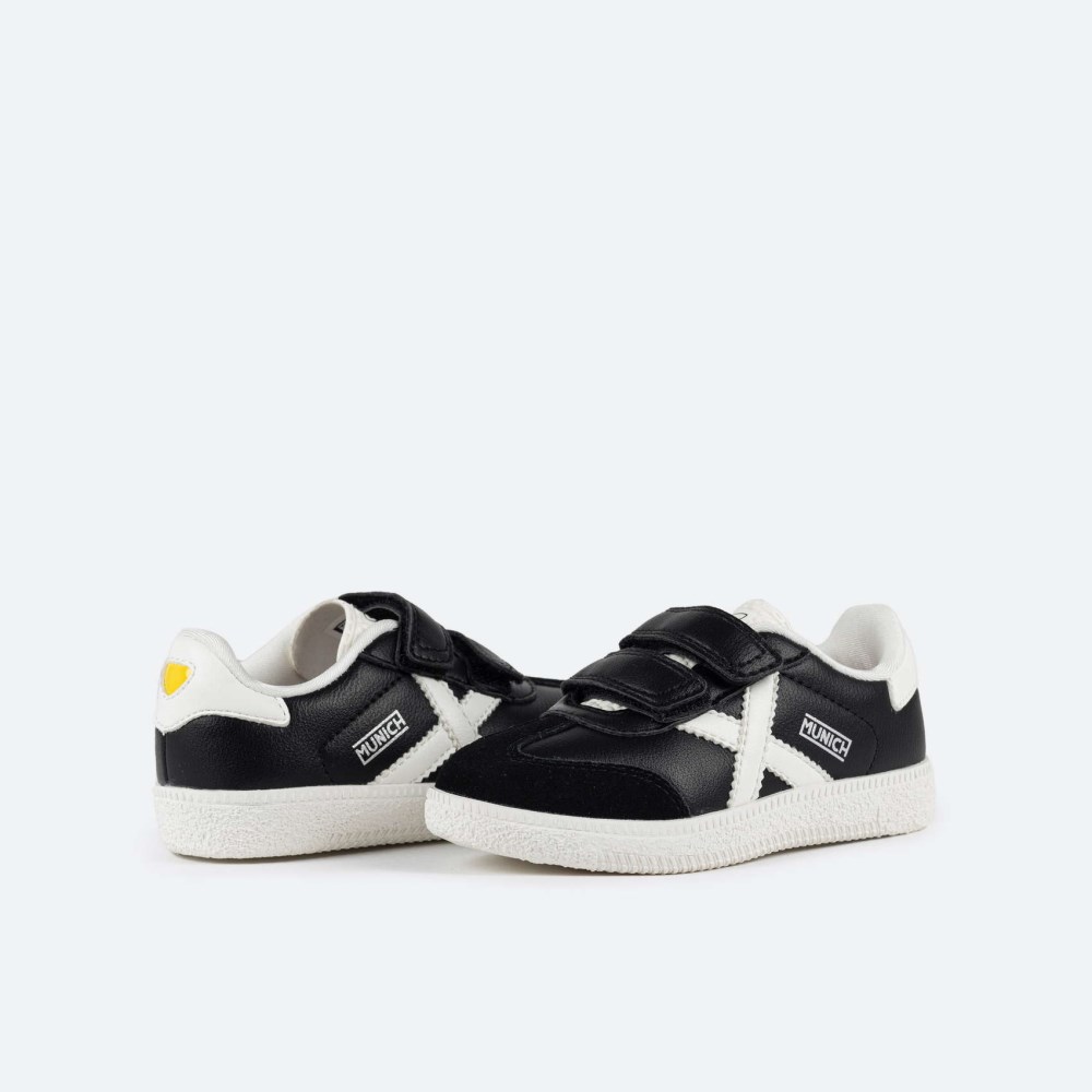 MUNICH MINI ASTRO VCO 02 - https:\/\/www.munichsports.com\/cdnassets\/etiquetas\/black.jpg