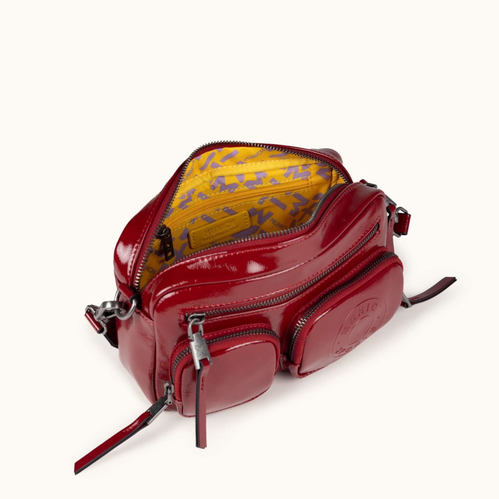 MH FW25 CROSSBODY CAMERA C/RED - ROJO