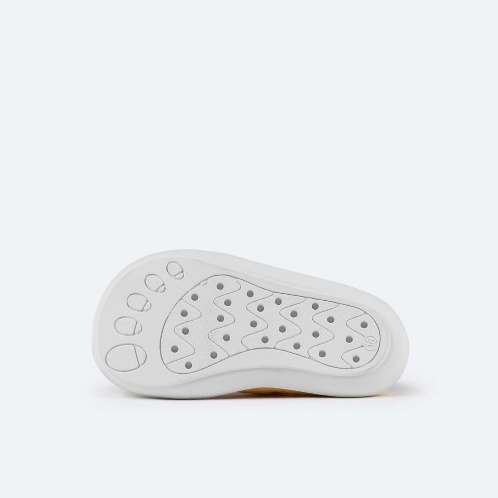 MUNICH BABY PICCOLO 04 - https:\/\/www.munichsports.com\/cdnassets\/etiquetas\/yellow.jpg