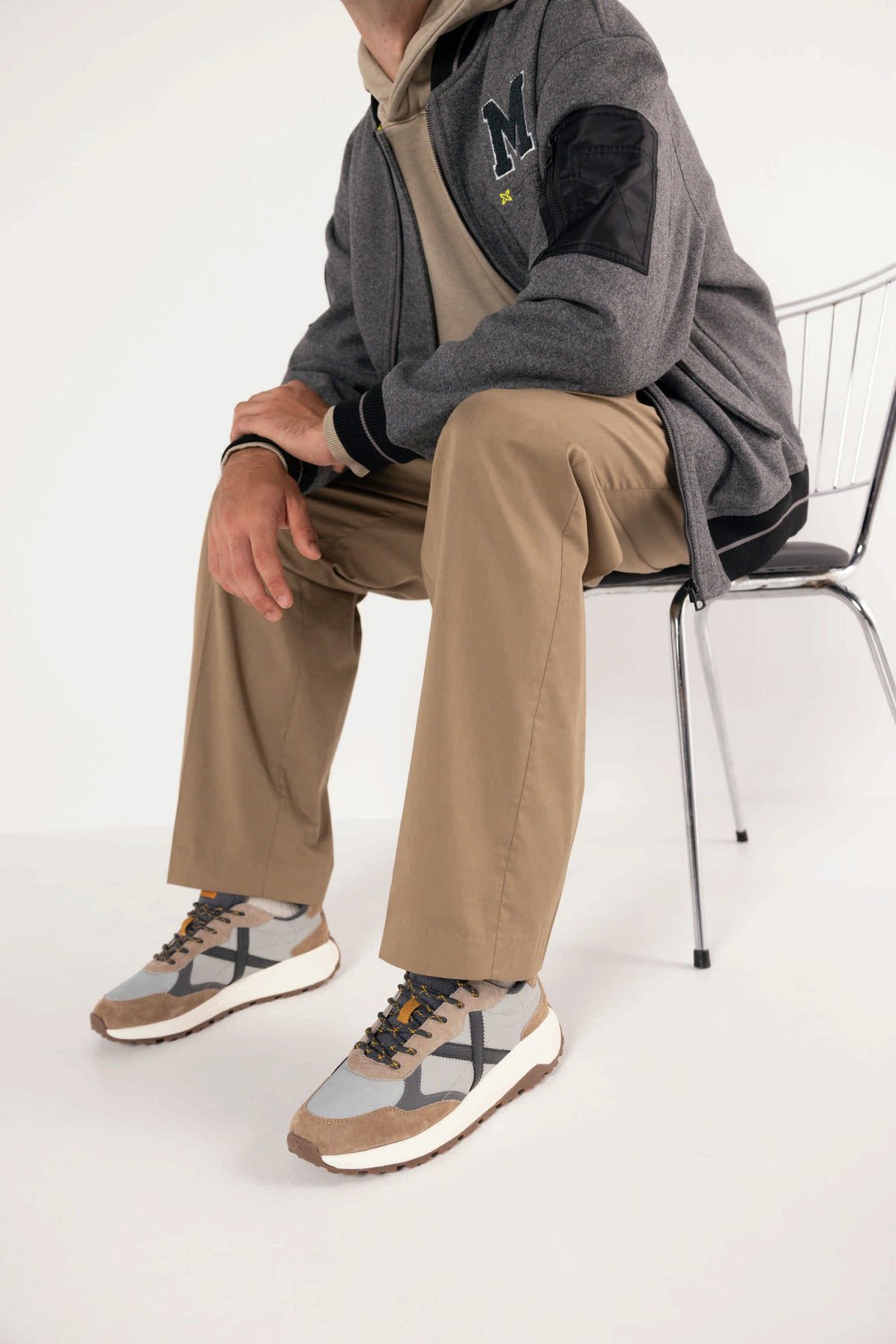 MUNICH BABEL 09 - GRIS